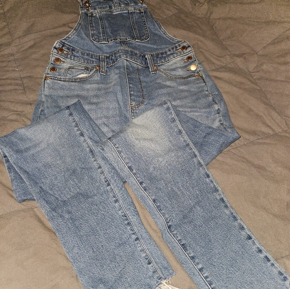 Universal thread denim overalls like new - Picture 2 of 5